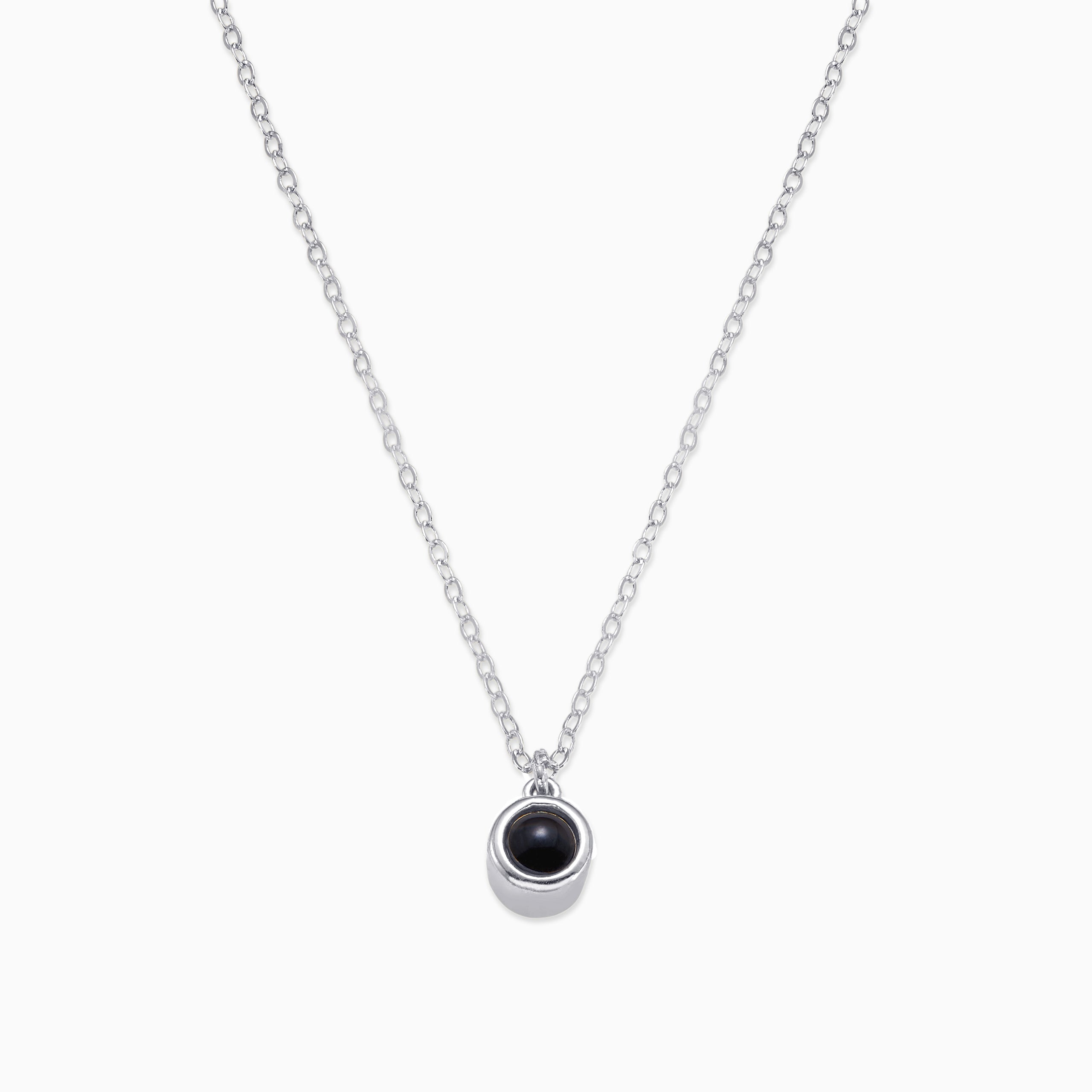 The classic photo necklace