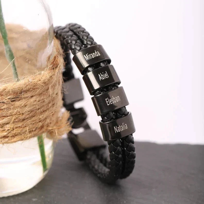 Custom minimalist bracelet with beads and name