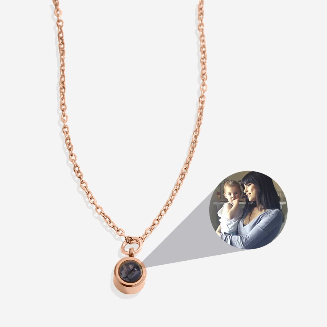 The classic photo necklace