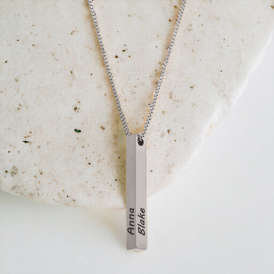 Necklace with pillar bar of musa