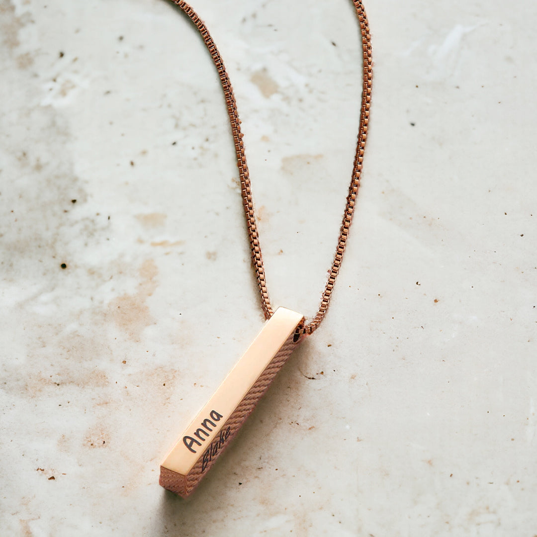 Necklace with pillar bar of musa