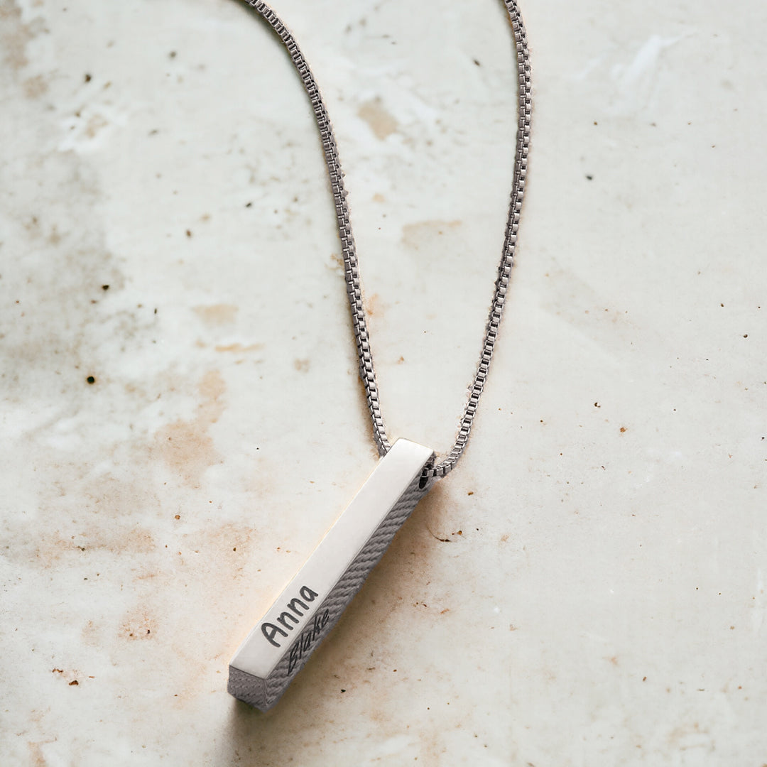 Necklace with pillar bar of musa