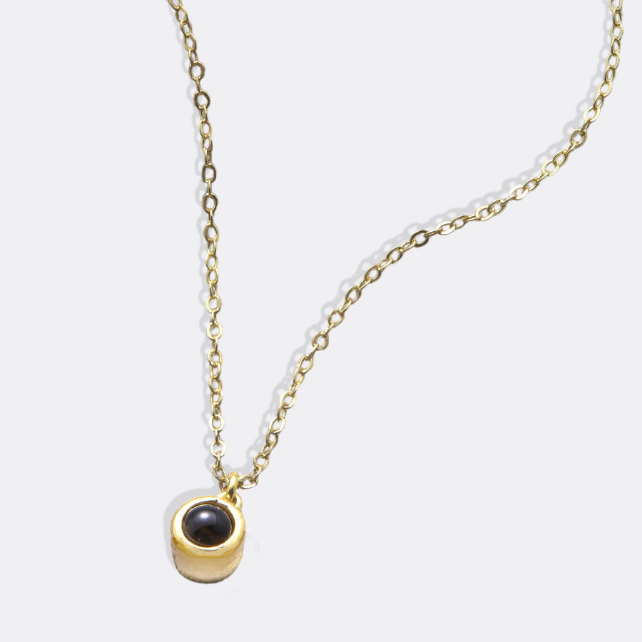 The classic photo necklace