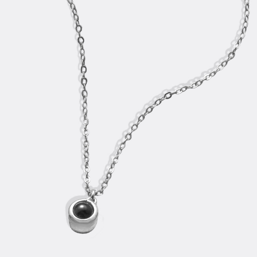 The classic photo necklace