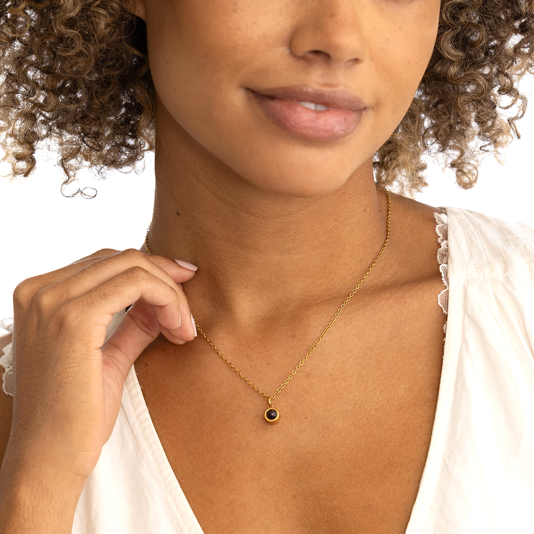 The classic photo necklace