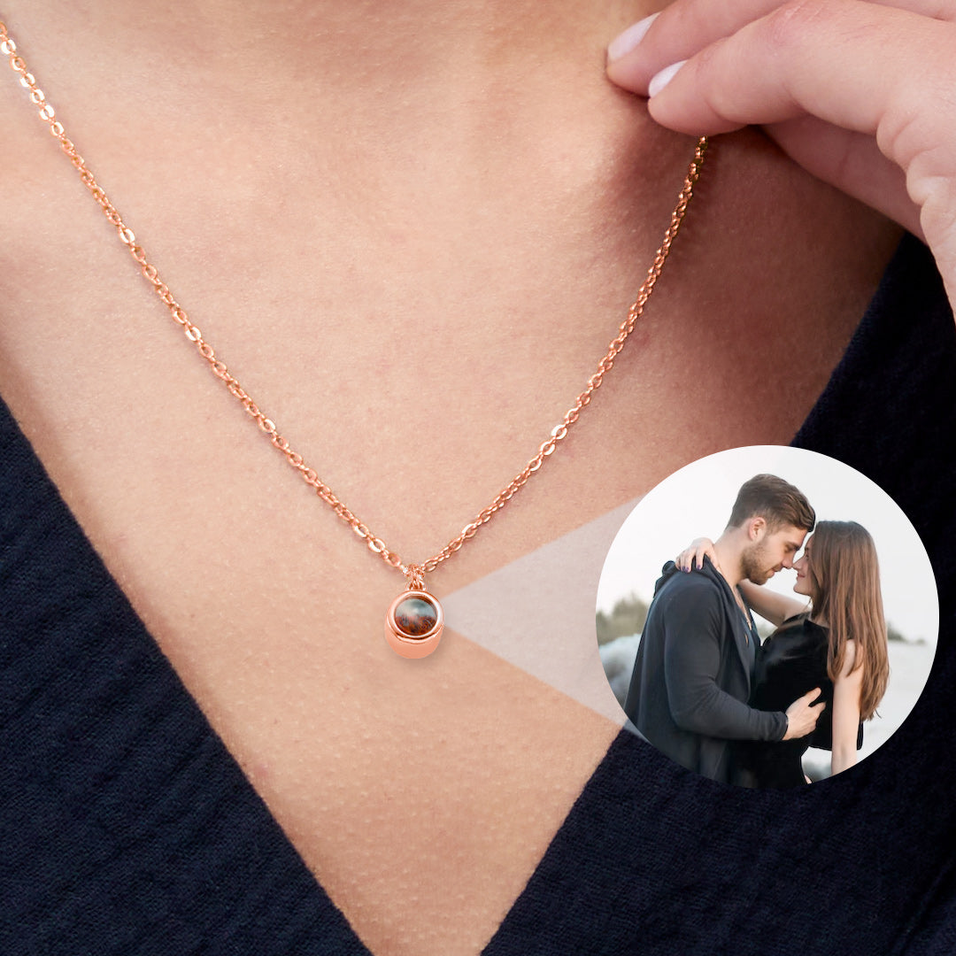 The classic photo necklace