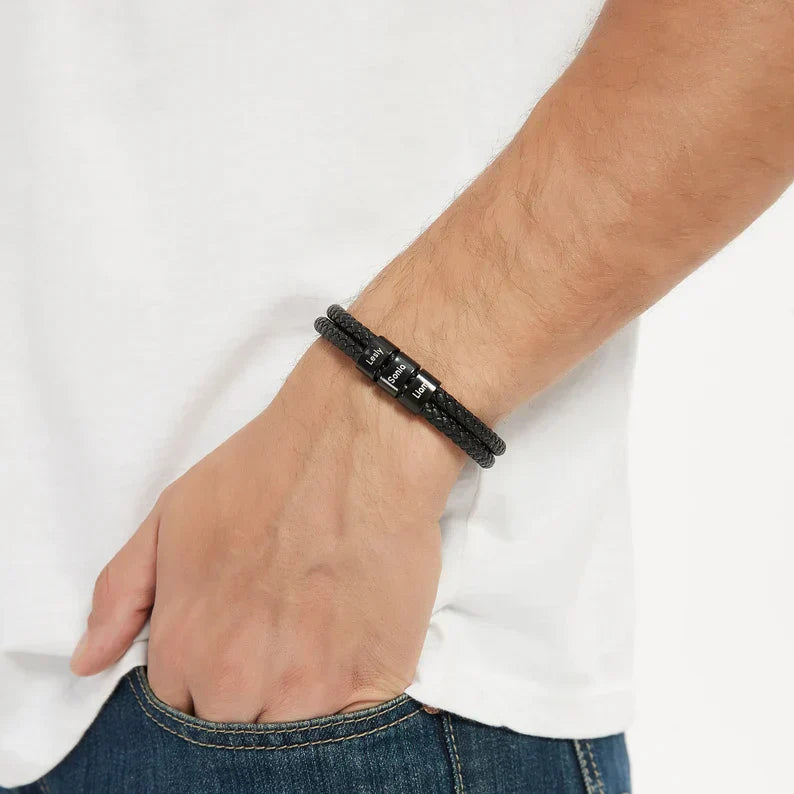 Custom minimalist bracelet with beads and name