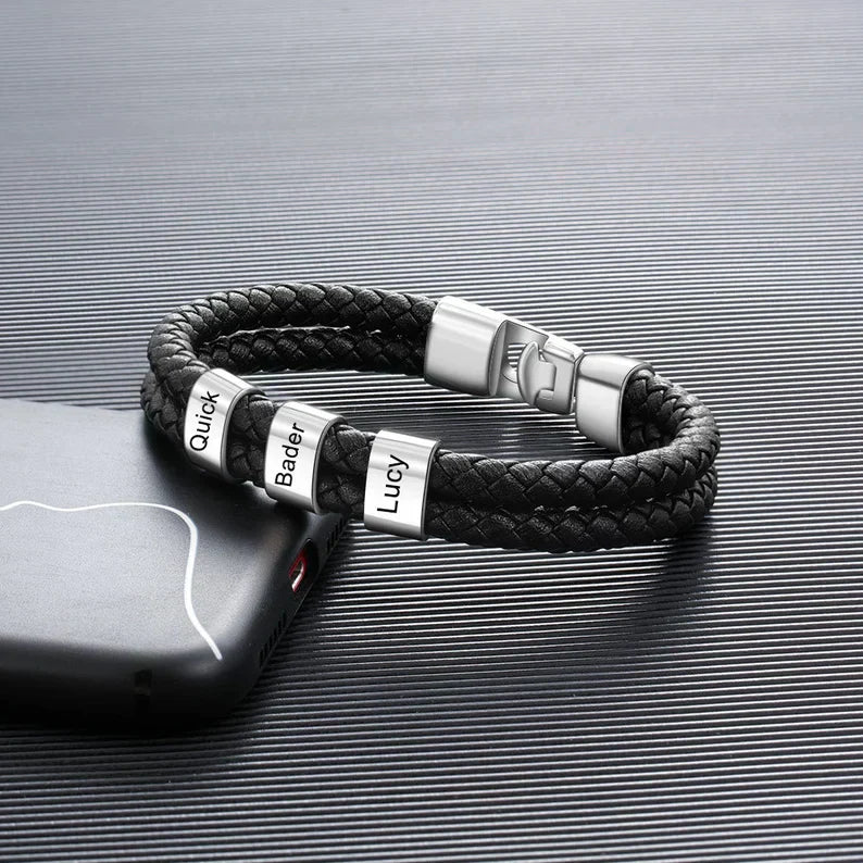 Custom minimalist bracelet with beads and name