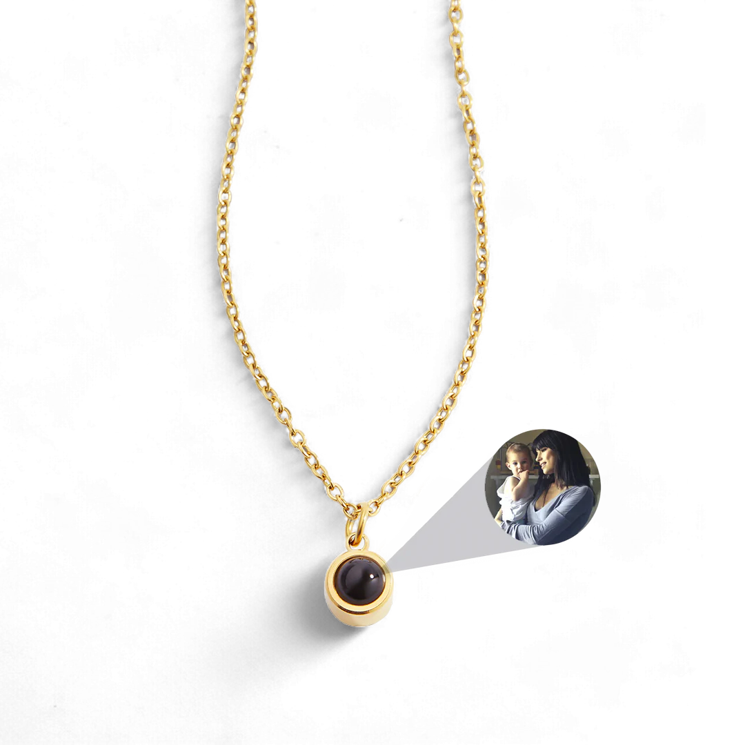 The classic photo necklace