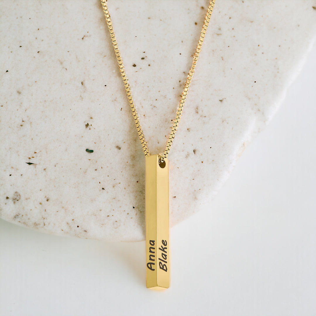 Necklace with pillar bar of musa