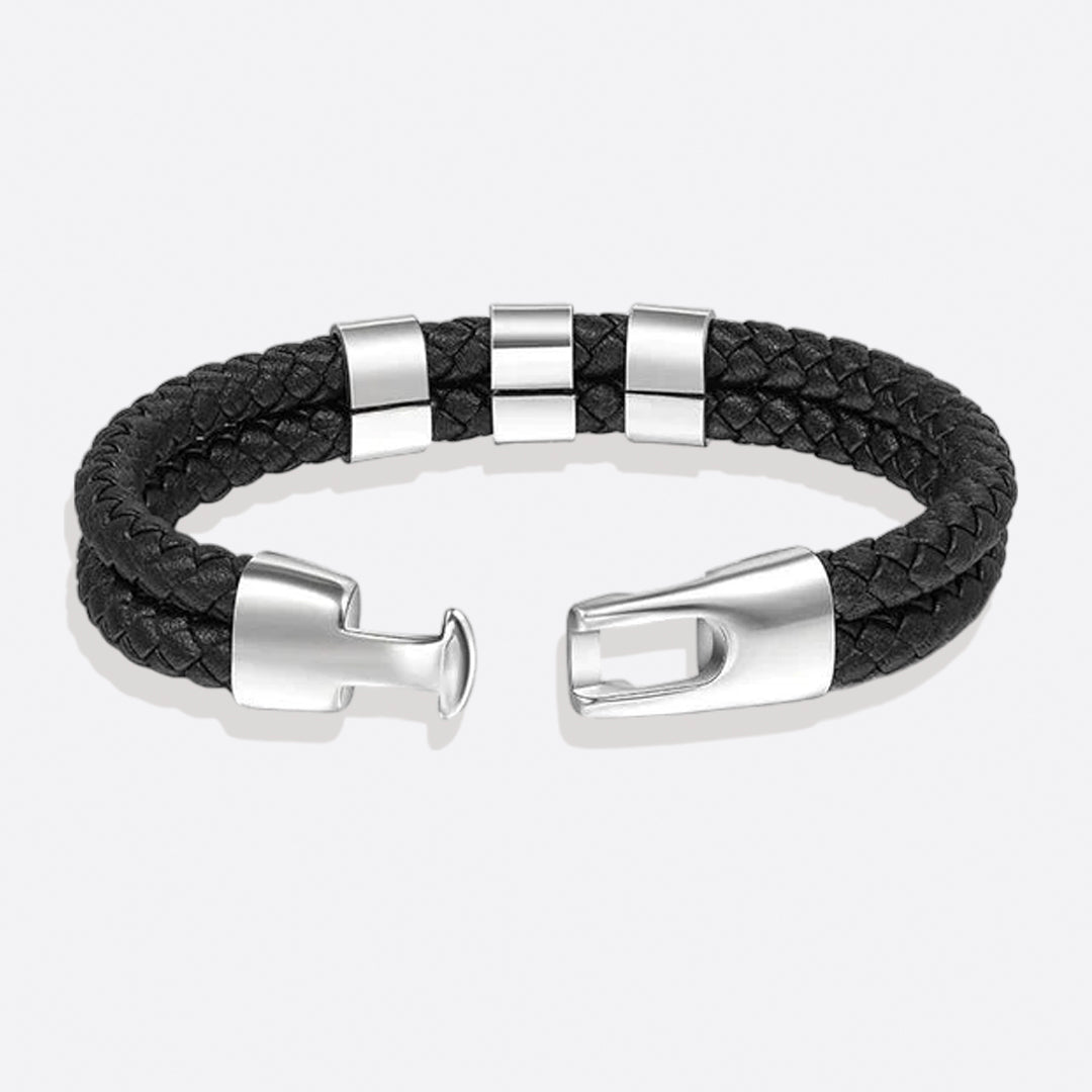Custom minimalist bracelet with beads and name